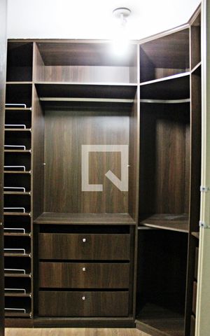 Casa à venda com 165m², 3 quartos e 2 vagasCloset da suíte 1