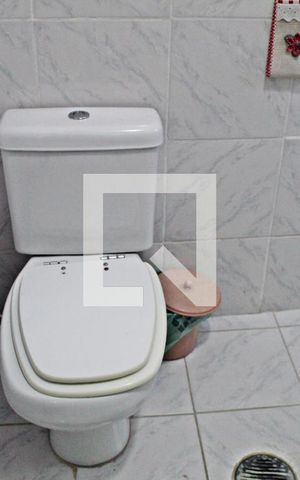 Casa à venda com 165m², 3 quartos e 2 vagasBanheiro