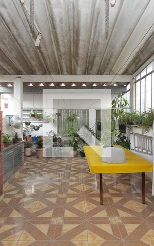 Casa à venda com 159m², 3 quartos e 2 vagas Casa à venda com 159m², 3 quartos e 2 vagasTerraço