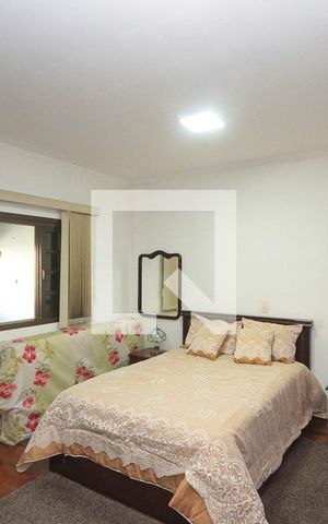 Casa à venda com 159m², 3 quartos e 2 vagas Casa à venda com 159m², 3 quartos e 2 vagasSuite