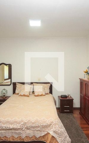 Casa à venda com 159m², 3 quartos e 2 vagas Casa à venda com 159m², 3 quartos e 2 vagasSuite