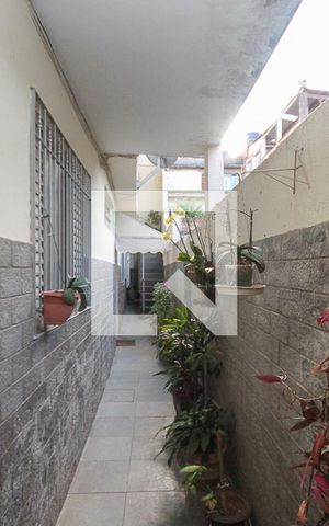 Casa à venda com 159m², 3 quartos e 2 vagas Casa à venda com 159m², 3 quartos e 2 vagascorredor