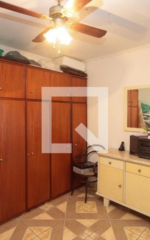 Casa à venda com 159m², 3 quartos e 2 vagas Casa à venda com 159m², 3 quartos e 2 vagasQuarto de Serviço