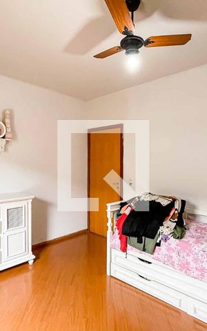 Casa à venda com 160m², 3 quartos e 3 vagas Casa à venda com 160m², 3 quartos e 3 vagasQuarto 2