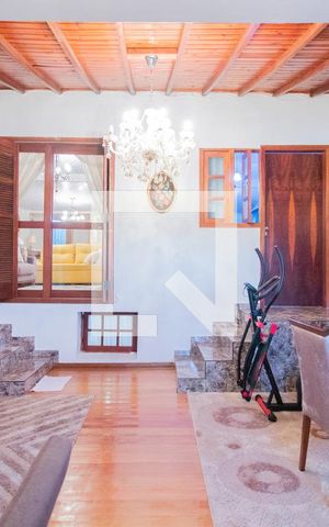 Casa à venda com 163m², 4 quartos e sem vaga Casa à venda com 163m², 4 quartos e sem vagaSalão de festas