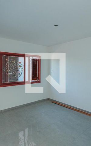 Casa à venda com 212m², 5 quartos e 3 vagas Casa à venda com 212m², 5 quartos e 3 vagasSala