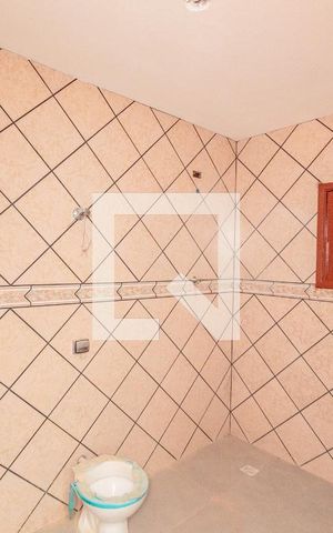 Casa à venda com 212m², 5 quartos e 3 vagas Casa à venda com 212m², 5 quartos e 3 vagasBanheiro 1