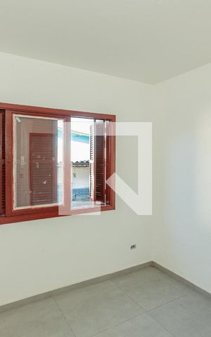 Casa à venda com 212m², 5 quartos e 3 vagas Casa à venda com 212m², 5 quartos e 3 vagasQuarto 4