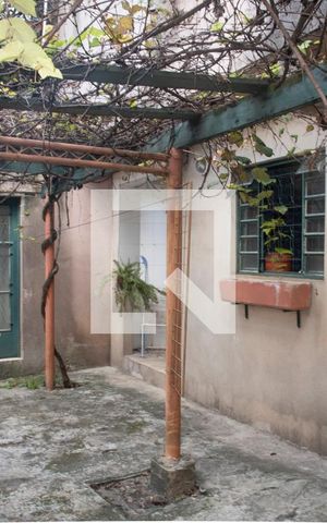 Casa à venda com 65m², 1 quarto e 5 vagas Casa à venda com 65m², 1 quarto e 5 vagasQuintal