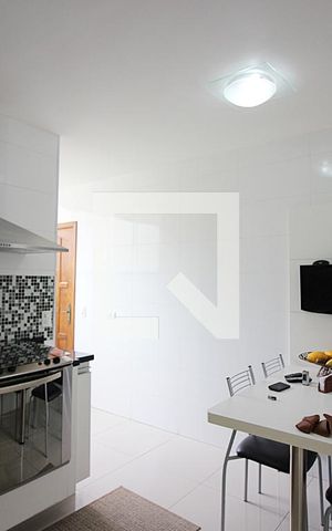 Casa à venda com 233m², 3 quartos e 3 vagasCozinha