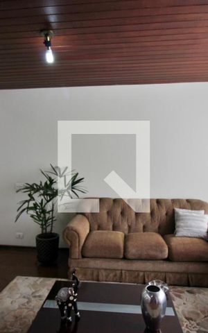 Casa à venda com 233m², 3 quartos e 3 vagasSala 