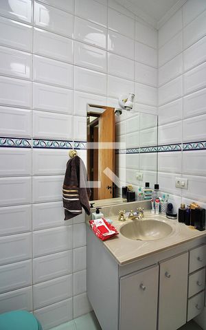 Casa à venda com 233m², 3 quartos e 3 vagasBanheiro Social