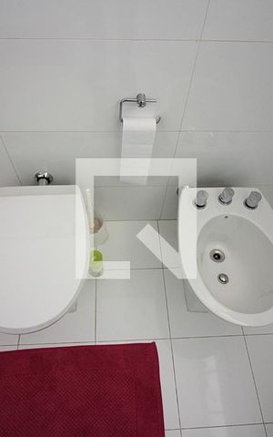 Casa à venda com 233m², 3 quartos e 3 vagasBanheiro do Quarto 1 - Suíte