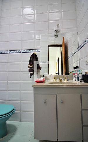Casa à venda com 233m², 3 quartos e 3 vagasBanheiro Social