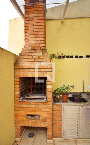 Casa à venda com 233m², 3 quartos e 3 vagasChurrasqueira