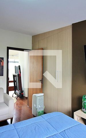 Casa à venda com 233m², 3 quartos e 3 vagasQuarto 2