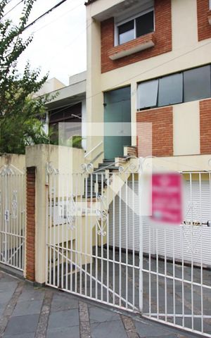 Casa à venda com 233m², 3 quartos e 3 vagasFachada