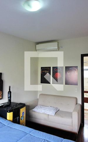 Casa à venda com 233m², 3 quartos e 3 vagasQuarto 2