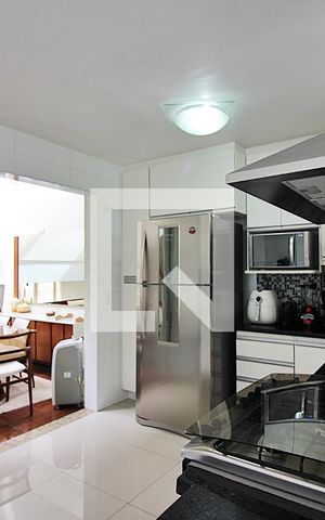 Casa à venda com 233m², 3 quartos e 3 vagasCozinha
