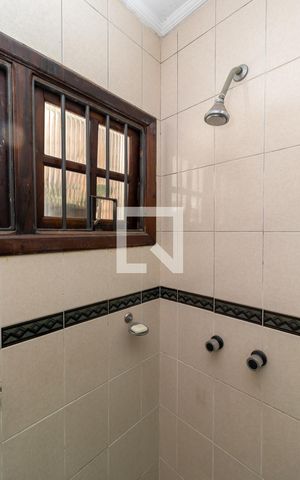 Casa para alugar com 360m², 4 quartos e 7 vagas Casa para alugar com 360m², 4 quartos e 7 vagasBanheiro da Suíte 2