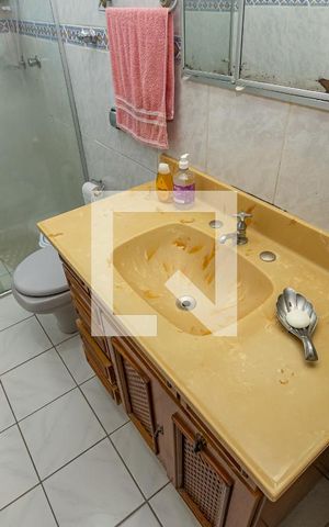 Casa à venda com 160m², 3 quartos e 7 vagas Casa à venda com 160m², 3 quartos e 7 vagasDetalhe Banheiro Corredor 2