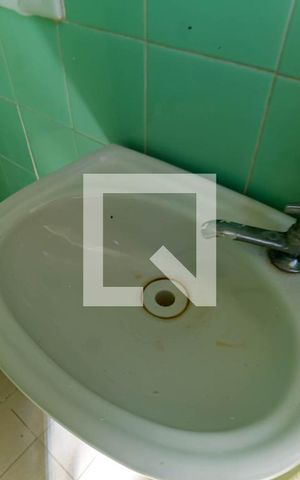 Apartamento à venda com 100m², 2 quartos e sem vaga Apartamento à venda com 100m², 2 quartos e sem vagaBanheiro de serviço
