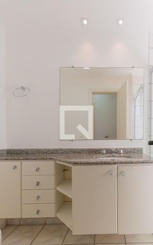 Apartamento para alugar com 78m², 3 quartos e 2 vagas Apartamento para alugar com 78m², 3 quartos e 2 vagasBanheiro