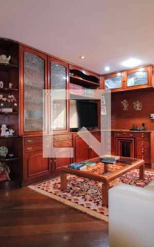 Apartamento à venda com 260m², 4 quartos e 4 vagasSala de TV