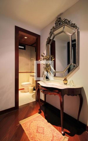 Apartamento à venda com 260m², 4 quartos e 4 vagasHall