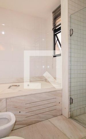 Apartamento à venda com 260m², 4 quartos e 4 vagasBanheiro 3