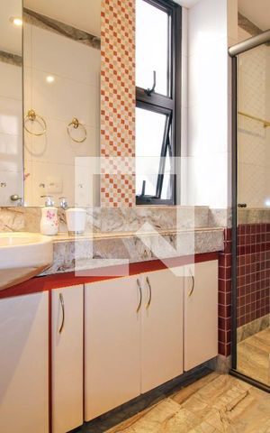 Apartamento à venda com 260m², 4 quartos e 4 vagasBanheiro 2