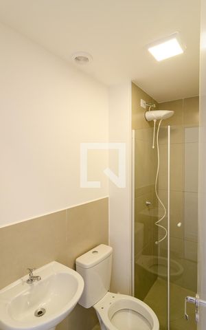 Apartamento à venda com 36m², 2 quartos e sem vaga Apartamento à venda com 36m², 2 quartos e sem vagaBanheiro Social