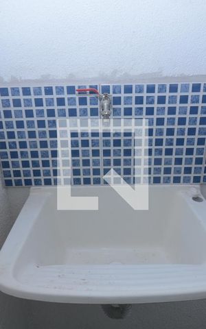 Casa para alugar com 48m², 2 quartos e 1 vagaÁrea de Serviço