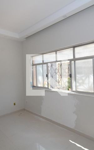 Casa para alugar com 48m², 2 quartos e 1 vagaSala