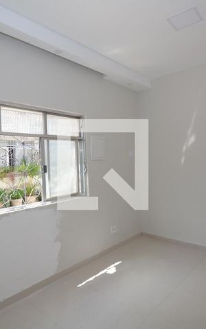 Casa para alugar com 48m², 2 quartos e 1 vagaSala