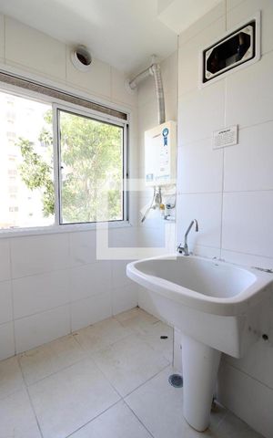 Apartamento para alugar com 70m², 3 quartos e 1 vagaÁrea de Serviço