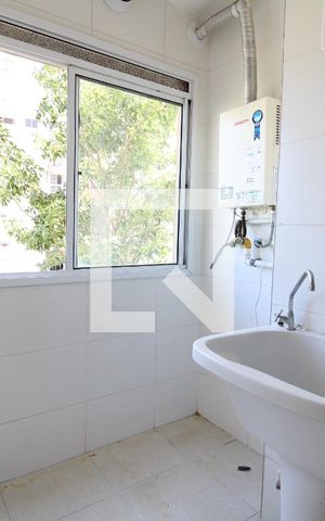 Apartamento para alugar com 70m², 3 quartos e 1 vagaÁrea de Serviço