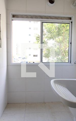 Apartamento para alugar com 70m², 3 quartos e 1 vagaÁrea de Serviço
