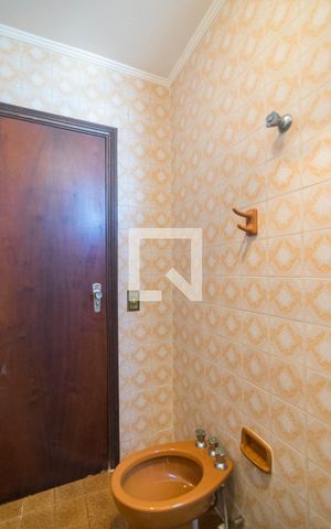 Apartamento à venda com 185m², 3 quartos e 1 vaga Apartamento à venda com 185m², 3 quartos e 1 vagaBanheiro da Suite