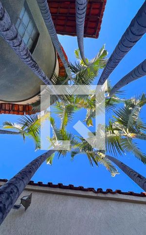 Casa à venda com 587m², 5 quartos e 16 vagas Casa à venda com 587m², 5 quartos e 16 vagasÁrea externa