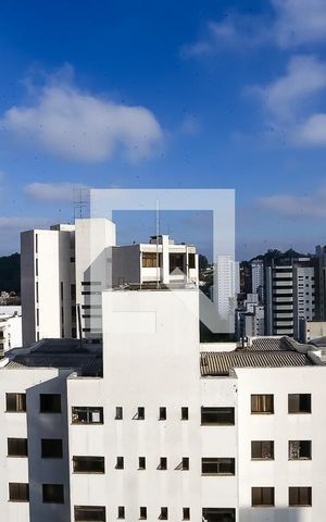 Apartamento à venda com 290m², 5 quartos e 3 vagas Apartamento à venda com 290m², 5 quartos e 3 vagasvista