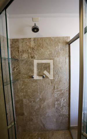 Apartamento à venda com 290m², 5 quartos e 3 vagas Apartamento à venda com 290m², 5 quartos e 3 vagasBanheiro da Suíte 4