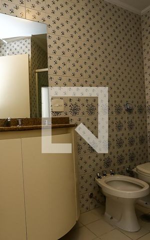 Apartamento à venda com 290m², 5 quartos e 3 vagas Apartamento à venda com 290m², 5 quartos e 3 vagasBanheiro da Suíte 2