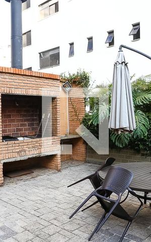 Apartamento à venda com 290m², 5 quartos e 3 vagas Apartamento à venda com 290m², 5 quartos e 3 vagasÁrea comum - Churrasqueira