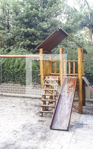 Apartamento à venda com 290m², 5 quartos e 3 vagas Apartamento à venda com 290m², 5 quartos e 3 vagasÁrea Comum - Playground