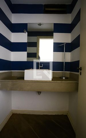 Apartamento à venda com 290m², 5 quartos e 3 vagas Apartamento à venda com 290m², 5 quartos e 3 vagasLavabo