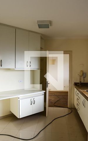 Apartamento à venda com 290m², 5 quartos e 3 vagas Apartamento à venda com 290m², 5 quartos e 3 vagasCozinha
