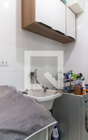 Casa à venda com 198m², 3 quartos e 7 vagas Casa à venda com 198m², 3 quartos e 7 vagasÁrea de Serviço