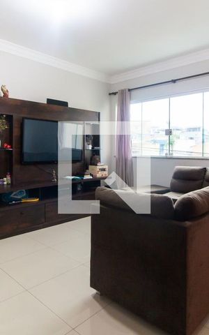 Casa à venda com 198m², 3 quartos e 7 vagas Casa à venda com 198m², 3 quartos e 7 vagasSala