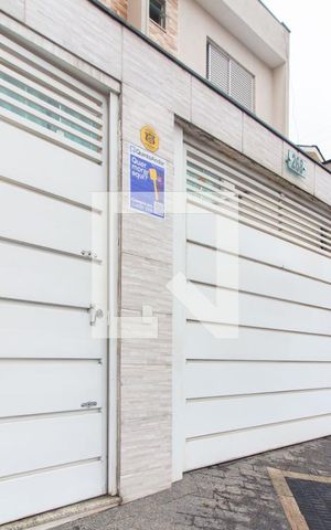 Casa à venda com 198m², 3 quartos e 7 vagas Casa à venda com 198m², 3 quartos e 7 vagasFachada